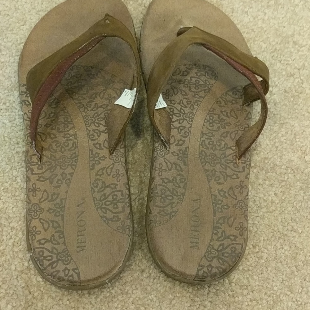 Suede top flip flops - Picture 2 of 3